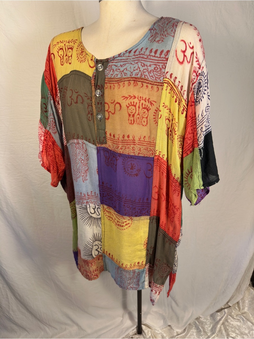 Patchwork Boho Henley Tunic in Multicolor - Picture 4 of 8